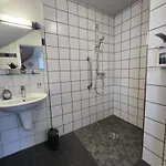 Апартаменты Wohnen Am Schlosspark - - Nahe Messe, Schnelles Wlan, Freie Parkplaetze, Fruehstueck Verfuegbar