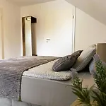 Wohnen Am Schlosspark - - Nahe Messe, Schnelles Wlan, Freie Parkplaetze, Fruehstueck Verfuegbar Apartament Bad Salzuflen