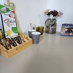 Wohnen Am Schlosspark - - Nahe Messe, Schnelles Wlan, Freie Parkplaetze, Fruehstueck Verfuegbar Apartament *