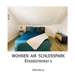 Wohnen Am Schlosspark - - Nahe Messe, Schnelles Wlan, Freie Parkplaetze, Fruehstueck Verfuegbar Апартаменты