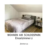 Apartament Wohnen Am Schlosspark - - Nahe Messe, Schnelles Wlan, Freie Parkplaetze, Fruehstueck Verfuegbar *