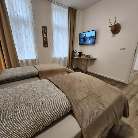 Wohnen Am Schlosspark Apartman *