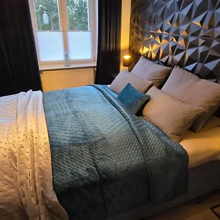 Wohnen Am Schlosspark - - Nahe Messe, Schnelles Wlan, Freie Parkplaetze, Fruehstueck Verfuegbar Apartament *