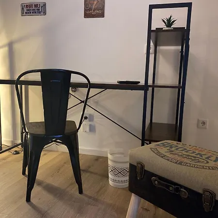 Wohnen Am Schlosspark - - Nahe Messe, Schnelles Wlan, Freie Parkplätze, Frühstück Verfügbar Apartamento *