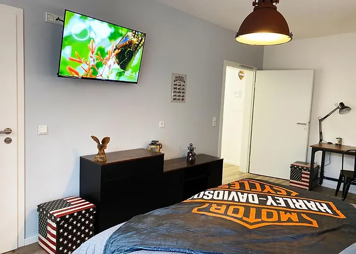 Wohnen Am Schlosspark - - Nahe Messe, Schnelles Wlan, Freie Parkplaetze, Fruehstueck Verfuegbar באד זאלצפלן