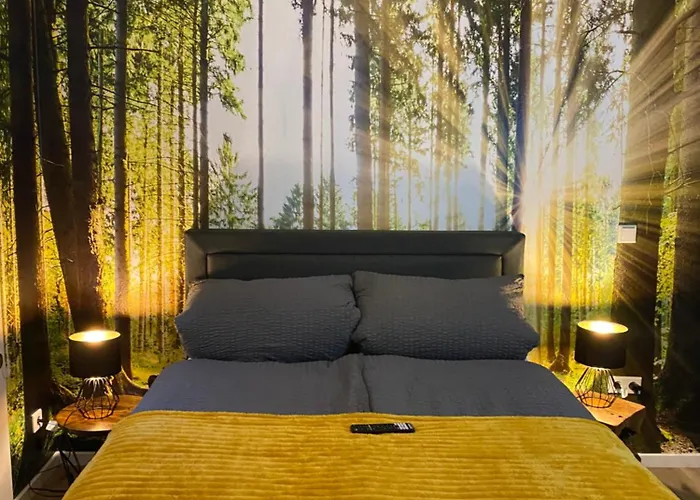 Wohnen Am Schlosspark - - Nahe Messe, Schnelles Wlan, Freie Parkplaetze, Fruehstueck Verfuegbar *