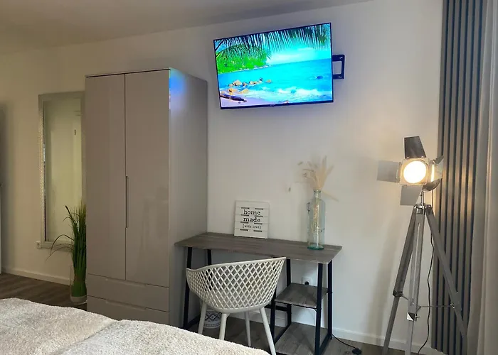 Wohnen Am Schlosspark - - Nahe Messe, Schnelles Wlan, Freie Parkplaetze, Fruehstueck Verfuegbar * Bad Salzuflen