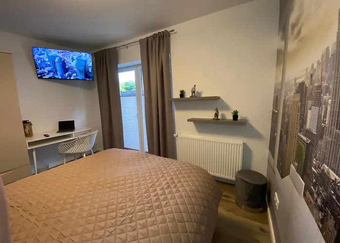 Apartmán Wohnen Am Schlosspark - - Nahe Messe, Schnelles Wlan, Freie Parkplaetze, Fruehstueck Verfuegbar