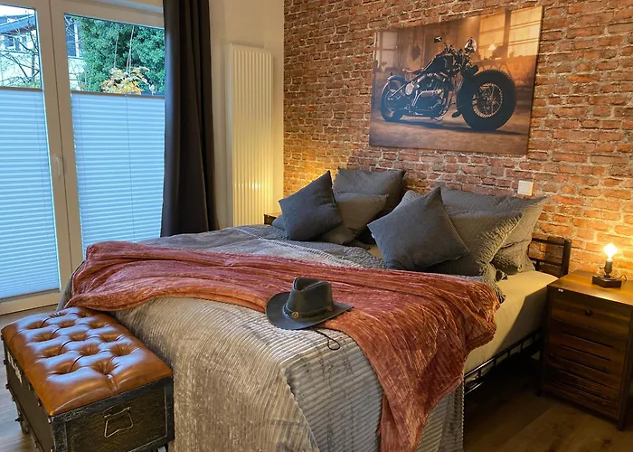 Apartman Wohnen Am Schlosspark - - Nahe Messe, Schnelles Wlan, Freie Parkplaetze, Fruehstueck Verfuegbar *