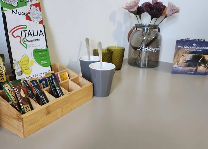 Wohnen Am Schlosspark - - Nahe Messe, Schnelles Wlan, Freie Parkplaetze, Fruehstueck Verfuegbar Appartement *