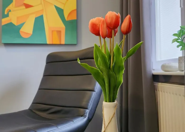 Wohnen Am Schlosspark - - Nahe Messe, Schnelles Wlan, Freie Parkplaetze, Fruehstueck Verfuegbar *