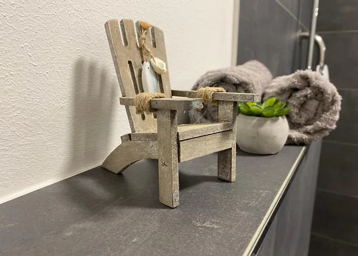 Wohnen Am Schlosspark - - Nahe Messe, Schnelles Wlan, Freie Parkplaetze, Fruehstueck Verfuegbar *